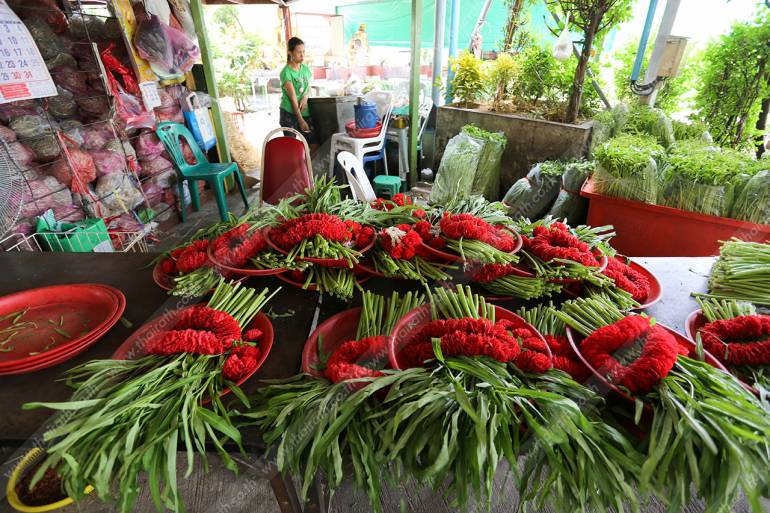 บริจาคค่าอาหารเลี้ยงโค