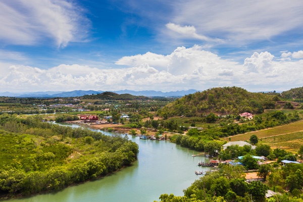 เที่ยวปราณบุรีเพลิน ๆ กับ 8 สถานที่ท่องเที่ยวยอดนิยม