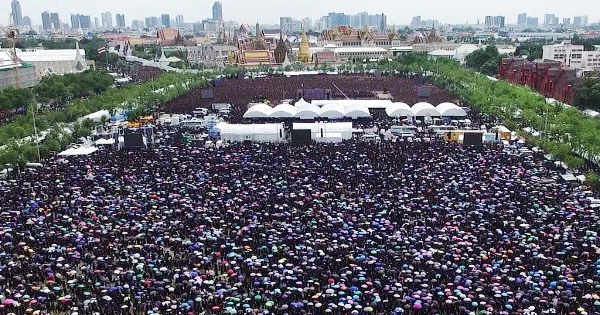 ตัวเลขพสกนิกรร่วมร้องเพลงสรรเสริญพระบารมี