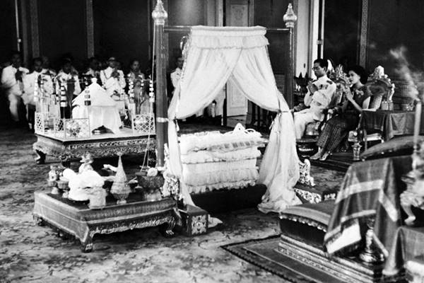 พระราชประวัติ พระบาทสมเด็จพระเจ้าอยู่หัว ภูมิพลอดุลเดช พระราชประวัติ พระบาทสมเด็จพระเจ้าอยู่หัว ภูมิพลอดุลเดช